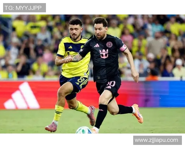 没眉毛的足球明星如何用独特风格征服球场与球迷的心